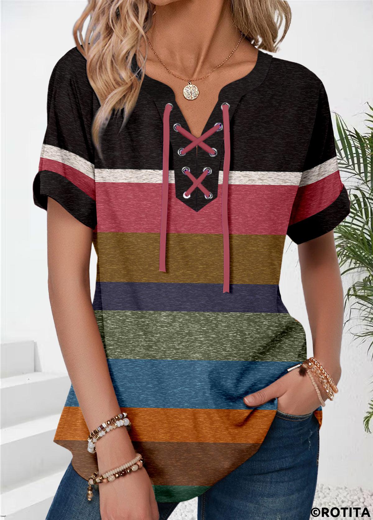 Rotita Patchwork – Mehrfarbiges kurzärmliges T-Shirt mit geschlitztem Kragen