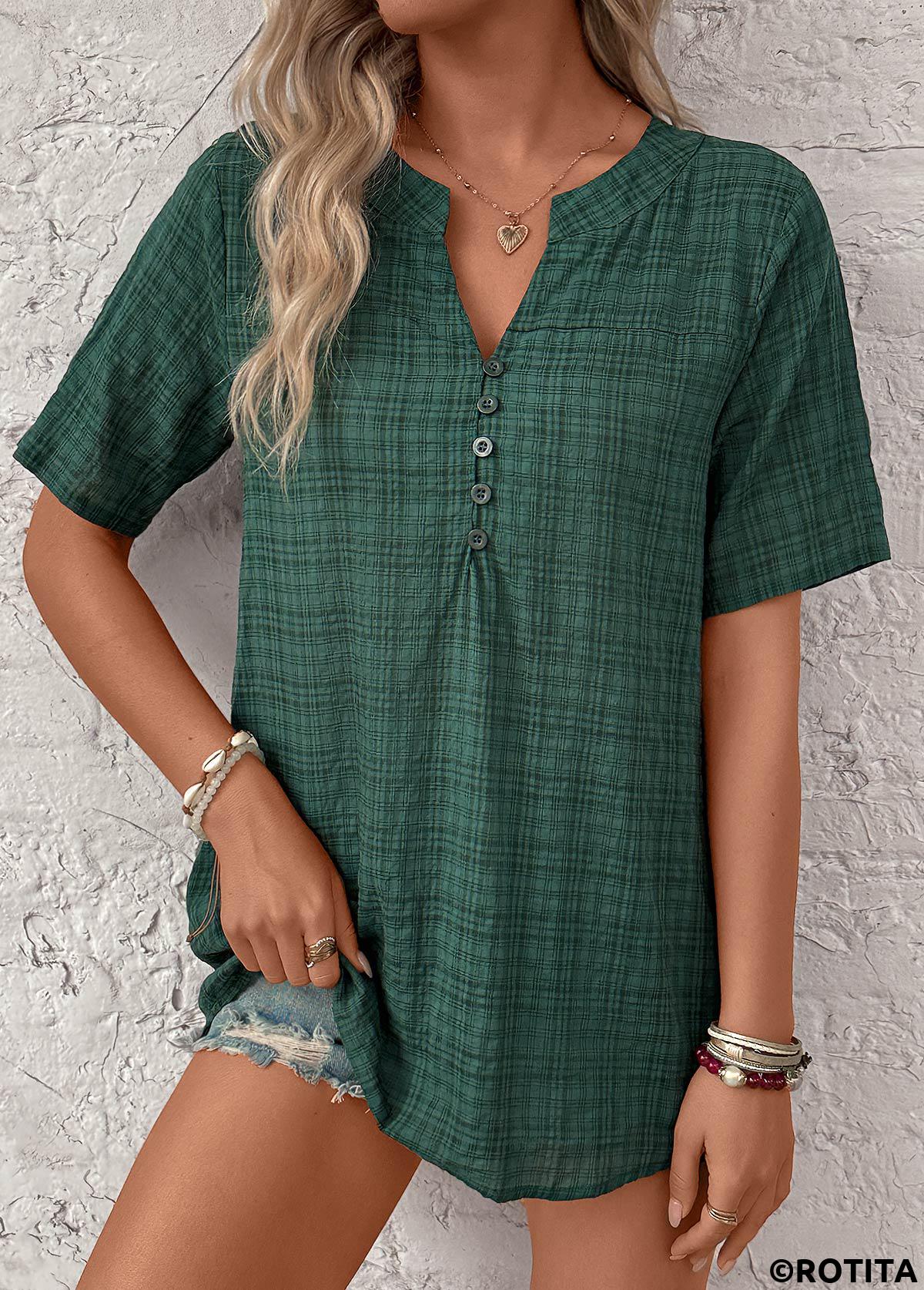 Rotita-Knopf-Karo-Bluse mit schwärzlich-grünem Schlitzkragen und kurzen Ärmeln