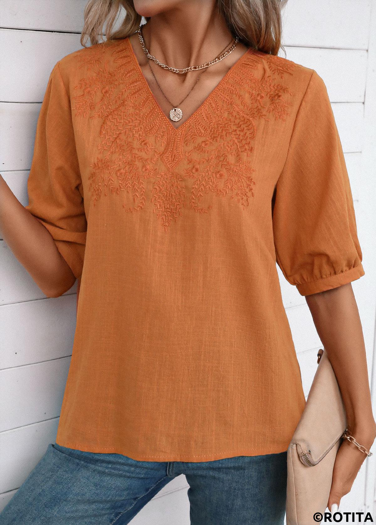 Bluse mit V-Ausschnitt und halblangen Ärmeln in Terrakotta-Stickerei