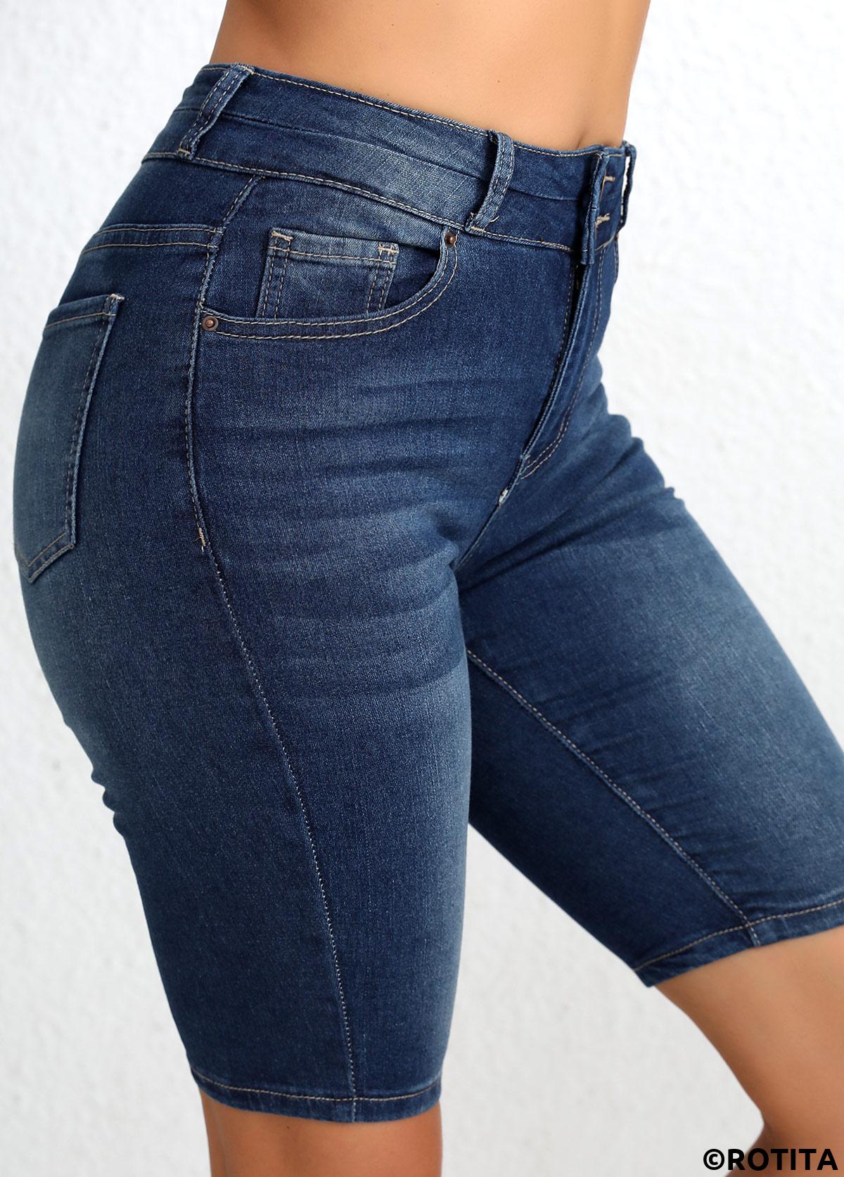 Enge Jeansshorts mit Knopfleiste und hoher Taille in Blau