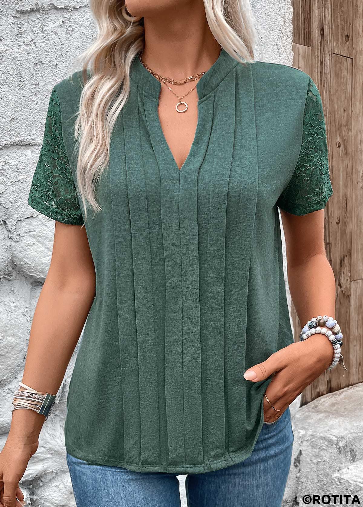 Rotita t-shirt vert plissé à manches courtes et col fendu