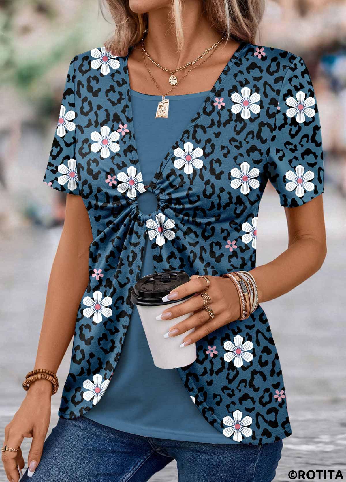 Rotita – T-Shirt in Pfauenblau mit Blumendruck