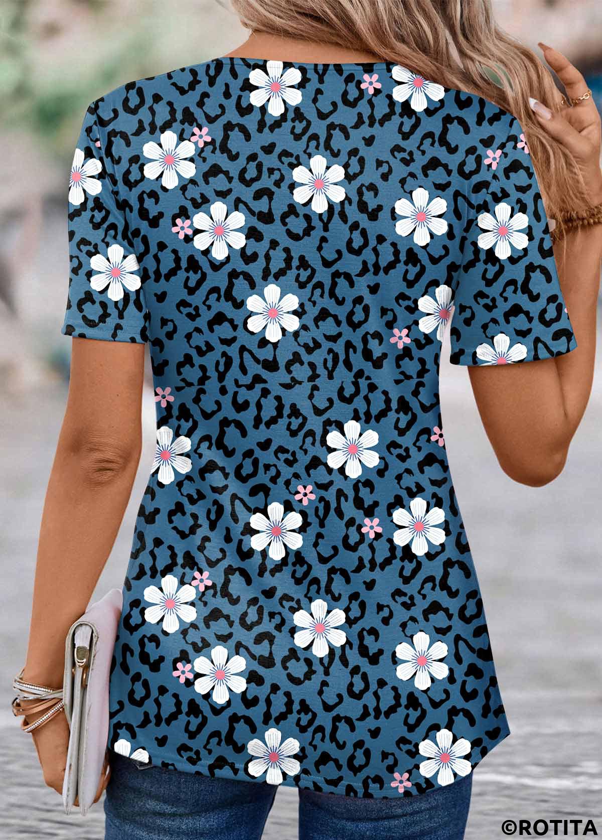 Rotita – T-Shirt in Pfauenblau mit Blumendruck