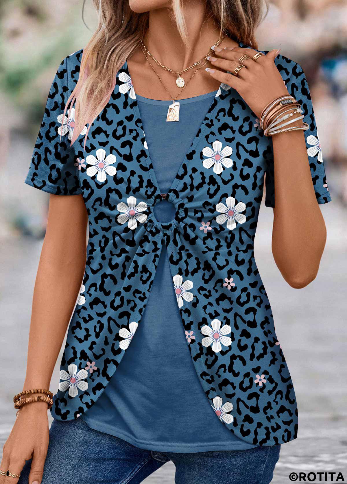 Rotita – T-Shirt in Pfauenblau mit Blumendruck
