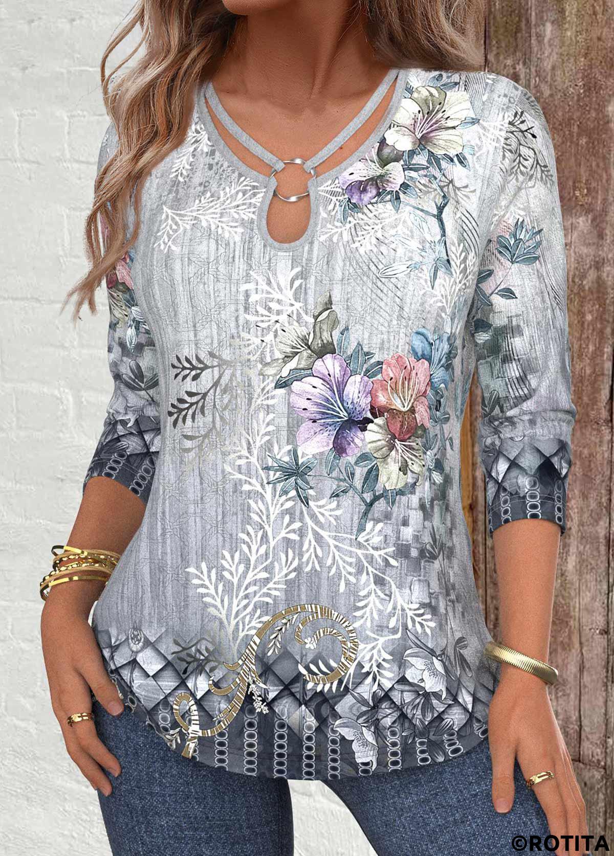 Rotita – T-Shirt in Hellgrau mit kreisförmigem Ring und Blumendruck