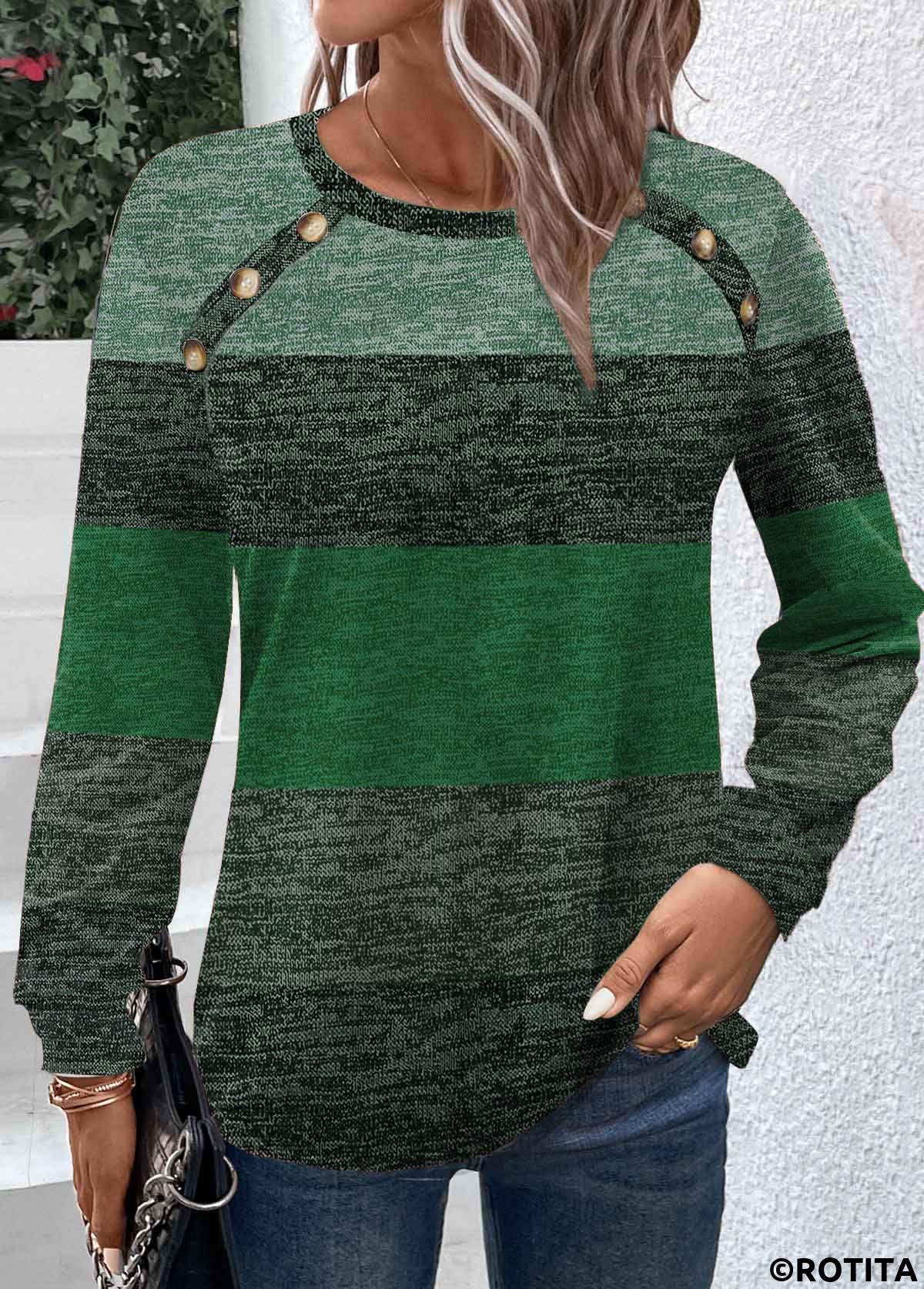 Grünes T-Shirt mit Rundhalsausschnitt und langen Ärmeln und Rotita-Knopf
