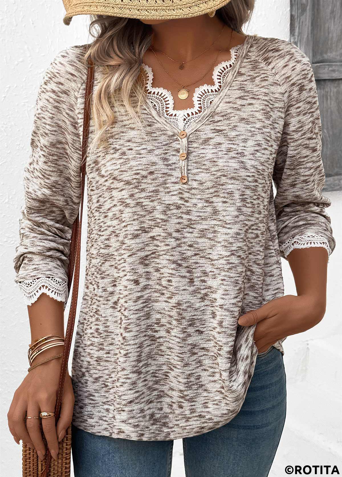 Rotita-Stickerei hellkaffeefarbenes Langarm-T-Shirt mit V-Ausschnitt