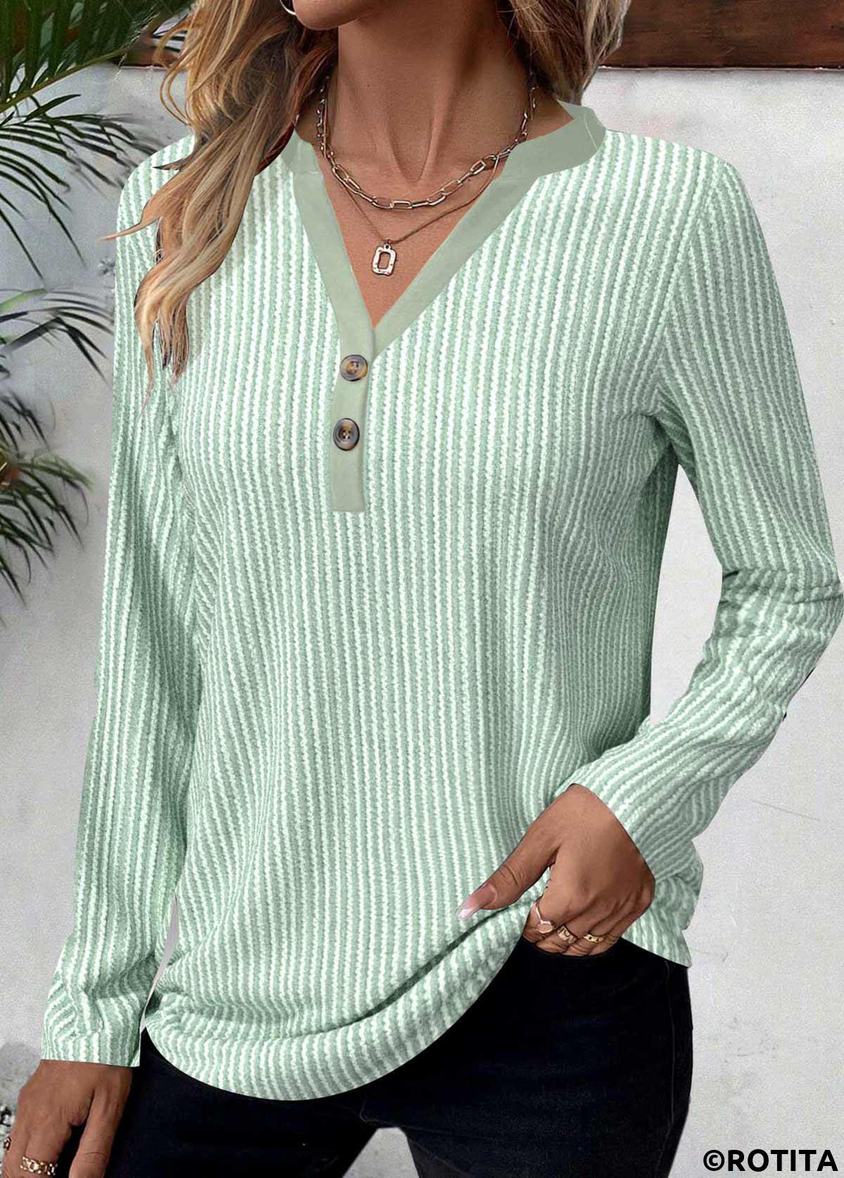 T-shirt à col fendu vert clair à rayures et boutons Rotita