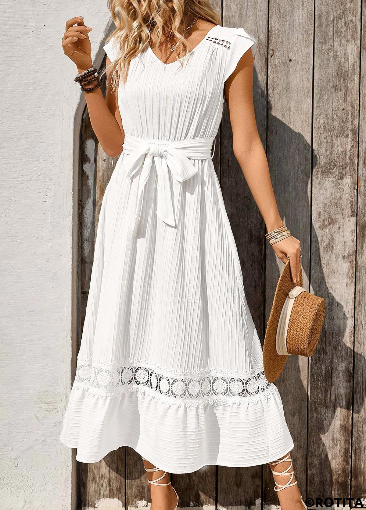 robe blanche à manches courtes et col en V avec ceinture et broderie Rotita